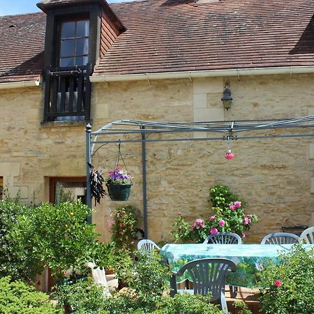Halte Aux Places Marcillac-Saint-Quentin Екстер'єр фото