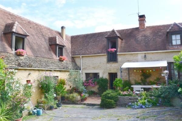 Halte Aux Places Marcillac-Saint-Quentin Екстер'єр фото