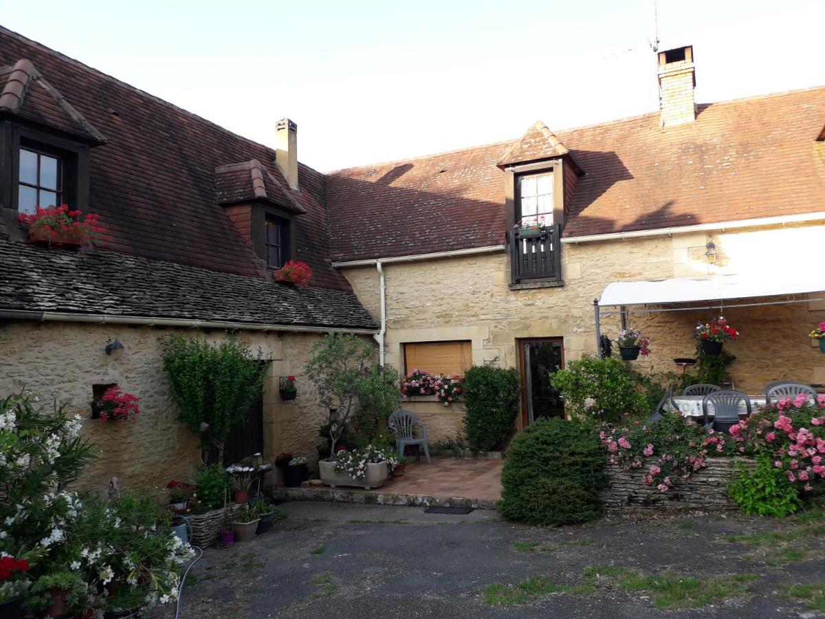 Halte Aux Places Marcillac-Saint-Quentin Екстер'єр фото