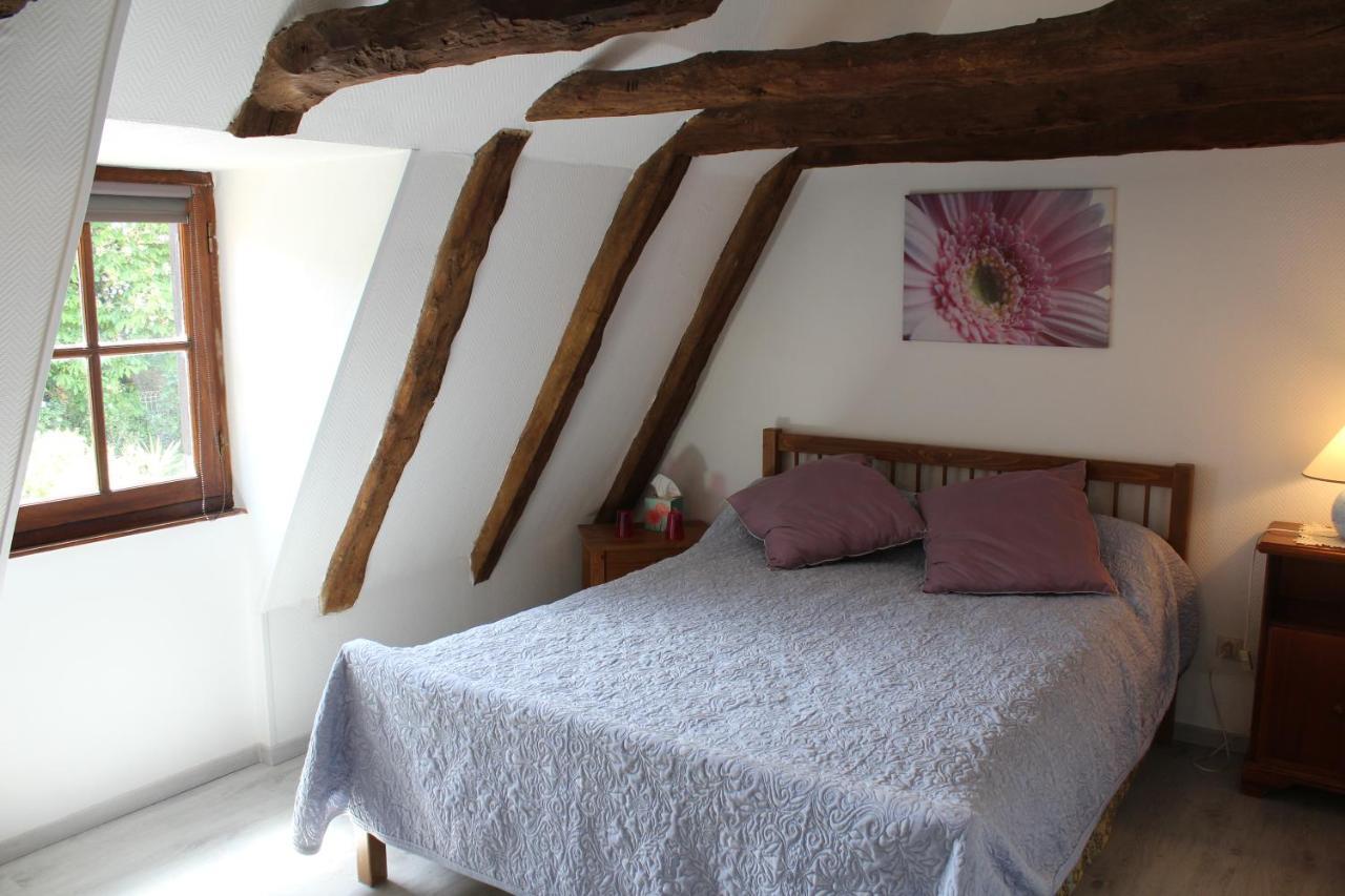 Halte Aux Places Marcillac-Saint-Quentin Екстер'єр фото