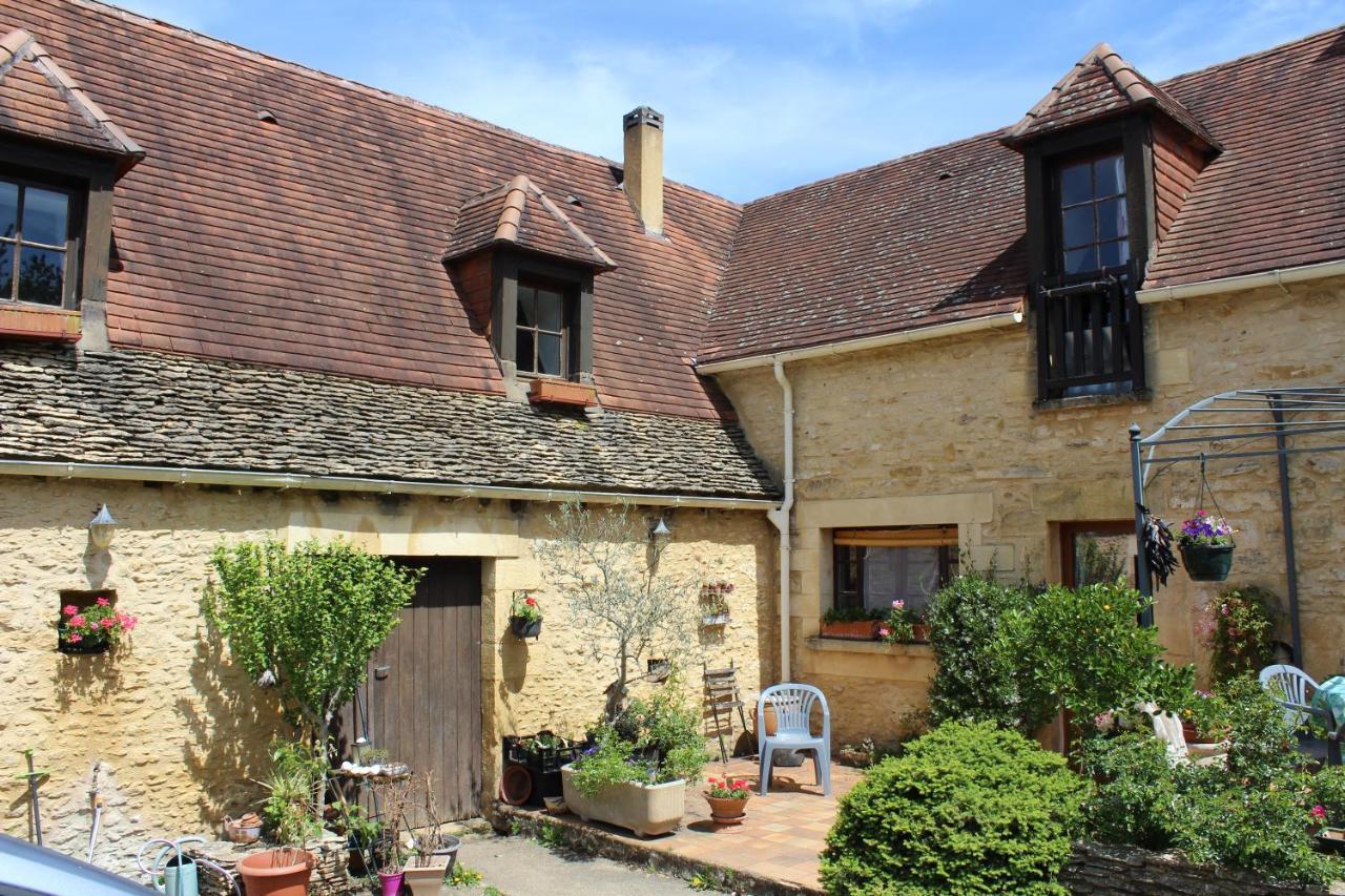 Halte Aux Places Marcillac-Saint-Quentin Екстер'єр фото