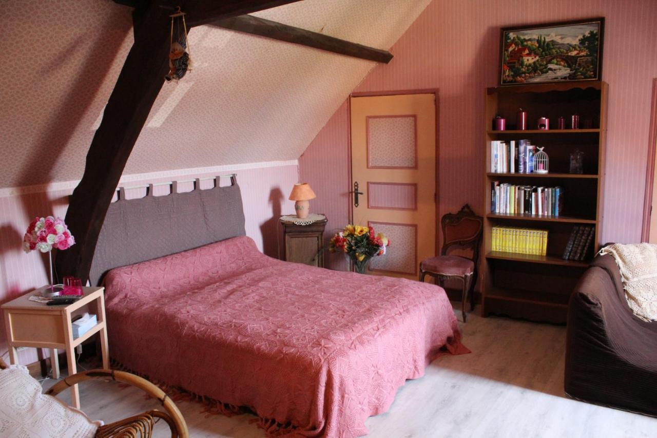 Halte Aux Places Marcillac-Saint-Quentin Екстер'єр фото